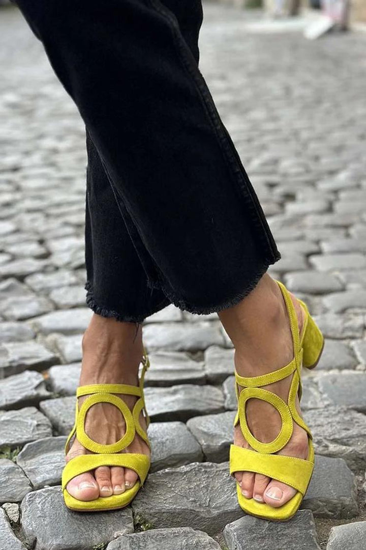 Sandales à talons slingback découpées Jaunes à bout carré