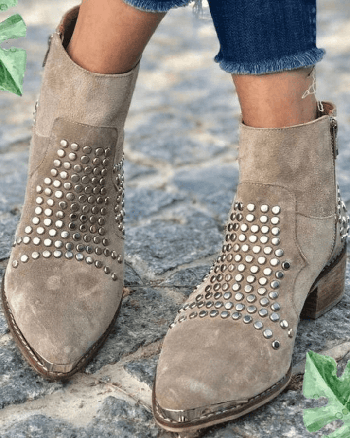 Bottes en suède chunky à bout pointu avec clous