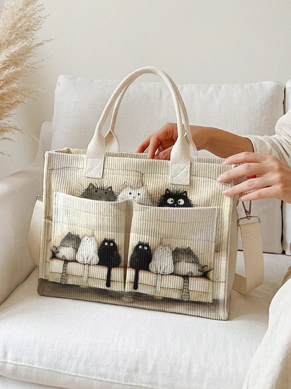 Olympe | Sac cabas en velours côtelé chats sur fond beige