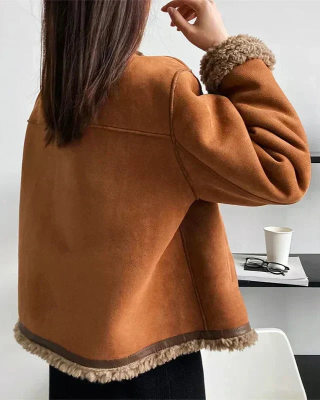 Chrysanthe | Veste courte effet daim à bordures bouclées